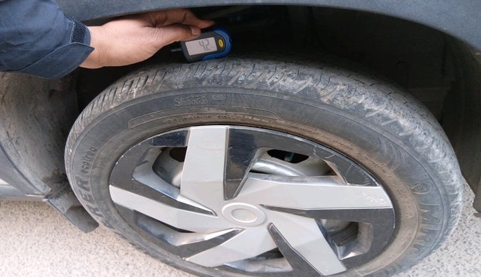 2023 Nissan MAGNITE XE, Petrol, Manual, 30,138 km, tyre