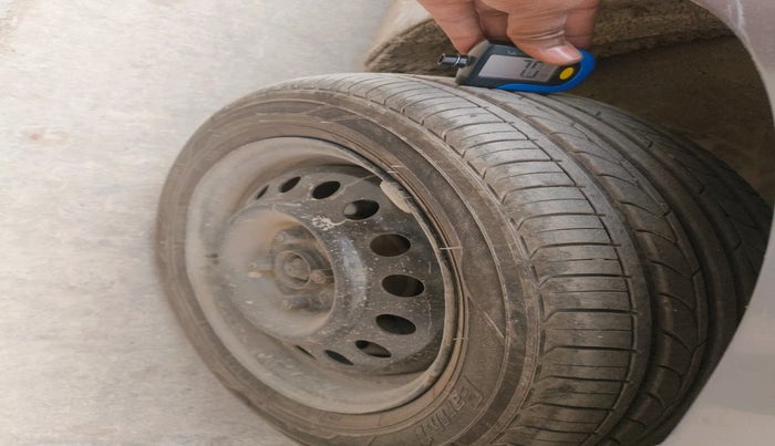 2017 Maruti Wagon R 1.0 VXI, Petrol, Manual, 59,845 km, tyre