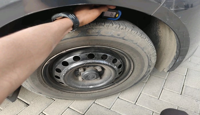 2021 Tata ALTROZ XE PETROL, Petrol, Manual, 42,733 km, tyre