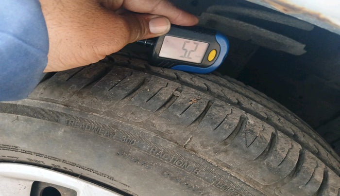 2014 Maruti Swift Dzire VXI, Petrol, Manual, 61,293 km, tyre