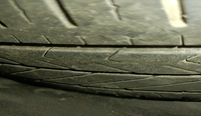 2016 Maruti Wagon R 1.0 VXI, Petrol, Manual, 1,02,715 km, tyre