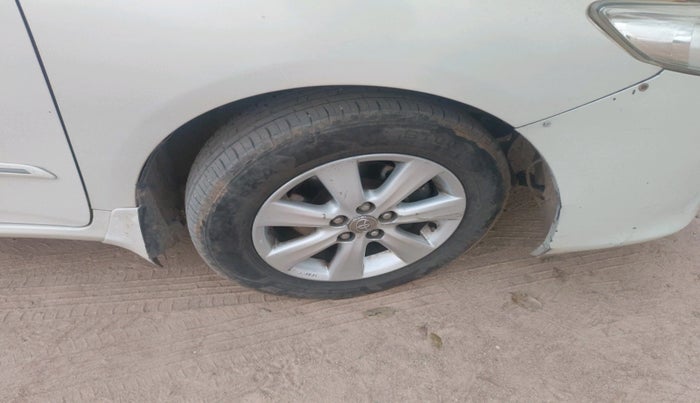 2011 Toyota Corolla Altis G DIESEL, Diesel, Manual, 2,83,234 km, tyre