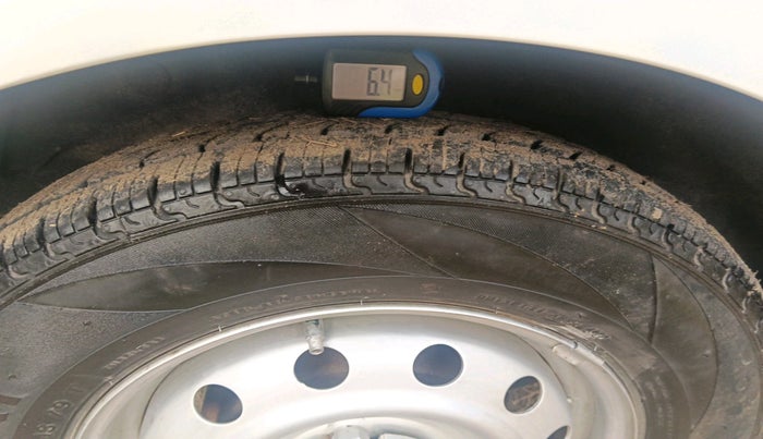 2014 Hyundai i10 MAGNA 1.1, Petrol, Manual, 56,884 km, tyre