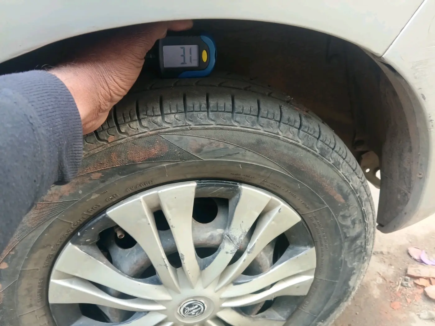 2015 Maruti Alto 800 VXI, Petrol, Manual, 64,023 km, tyre