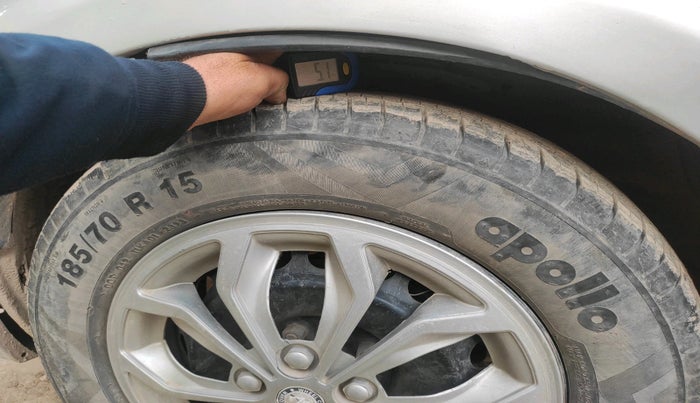 2016 Maruti Ciaz VXI+, Petrol, Manual, 98,134 km, tyre