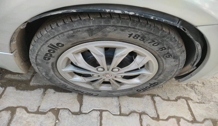 2016 Maruti Ciaz VXI+, Petrol, Manual, 98,134 km, tyre