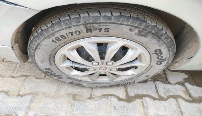 2016 Maruti Ciaz VXI+, Petrol, Manual, 98,134 km, tyre