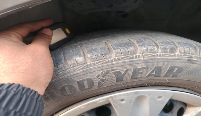 2014 Honda Amaze 1.2L I-VTEC S, Petrol, Manual, 87,714 km, tyre