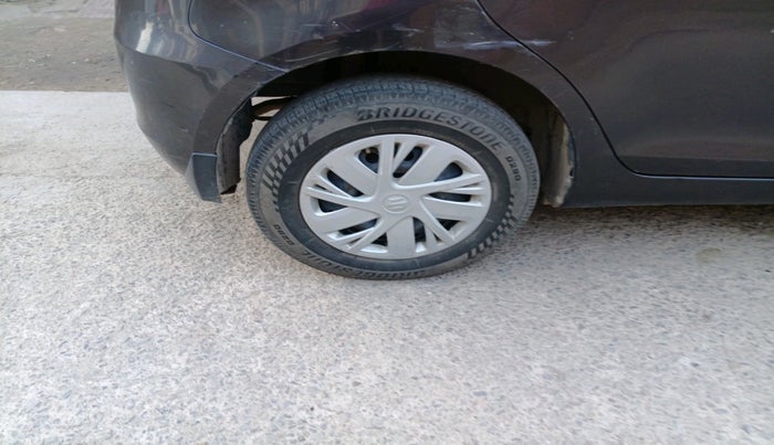 2014 Maruti Swift VXI, Petrol, Manual, 1,37,410 km, tyre