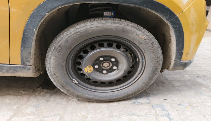 2017 Maruti Vitara Brezza ZDI PLUS, Diesel, Manual, 80,503 km, tyre