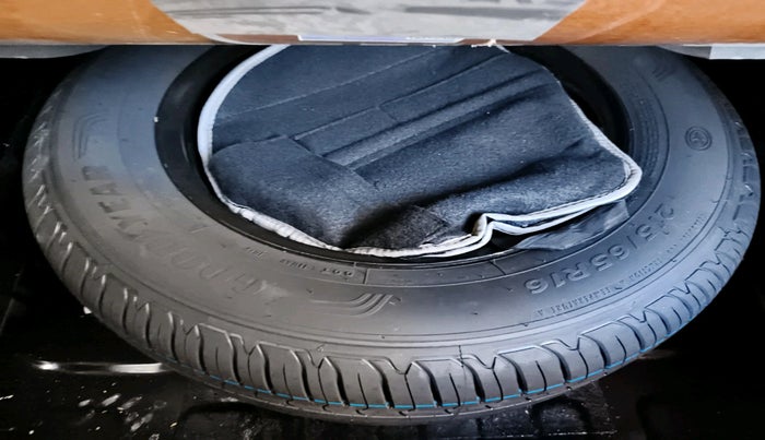 2025 Tata Curvv Accomplished Plus A 1.5 Diesel 7DCA, Diesel, Automatic, 2,573 km, tyre