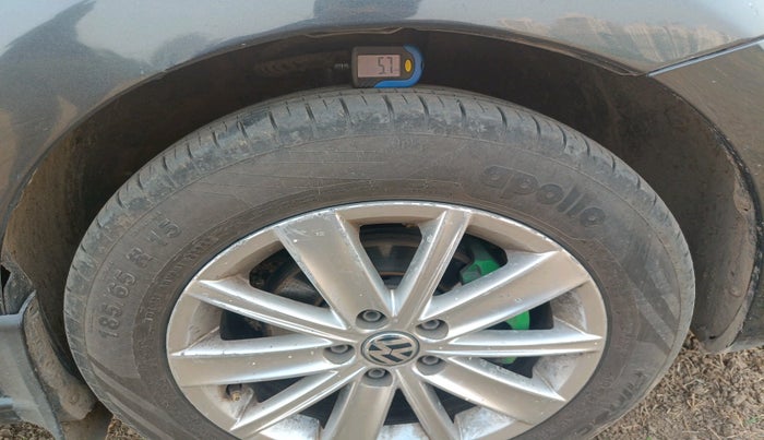 2017 Volkswagen Vento HIGHLINE 1.5 AT, Diesel, Automatic, 1,71,508 km, tyre