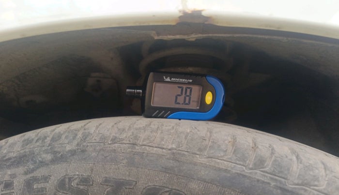 2013 Hyundai i10 ERA 1.1, Petrol, Manual, 74,297 km, tyre