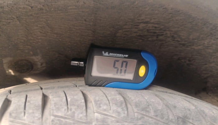 2013 Hyundai i10 ERA 1.1, Petrol, Manual, 74,297 km, tyre