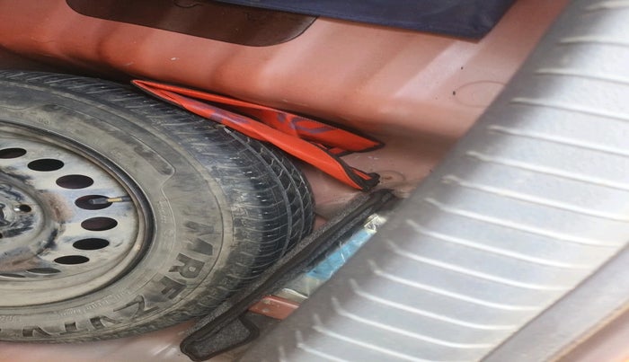 2018 Hyundai Grand i10 MAGNA 1.2 KAPPA VTVT, Petrol, Manual, 1,02,695 km, tyre