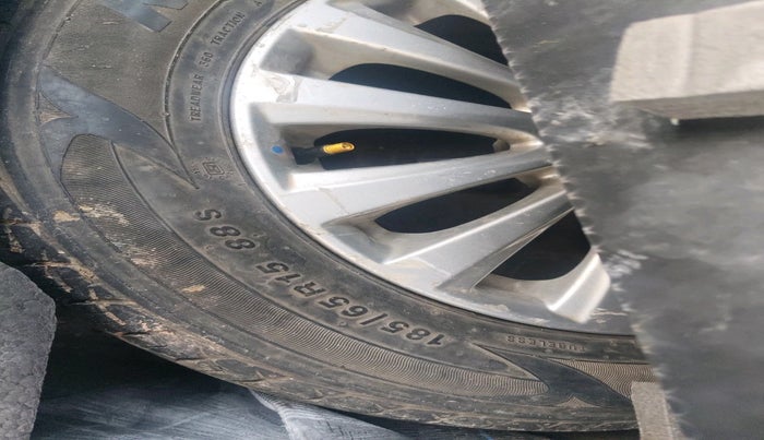 2015 Maruti Ciaz ZXI, Petrol, Manual, 1,07,211 km, tyre