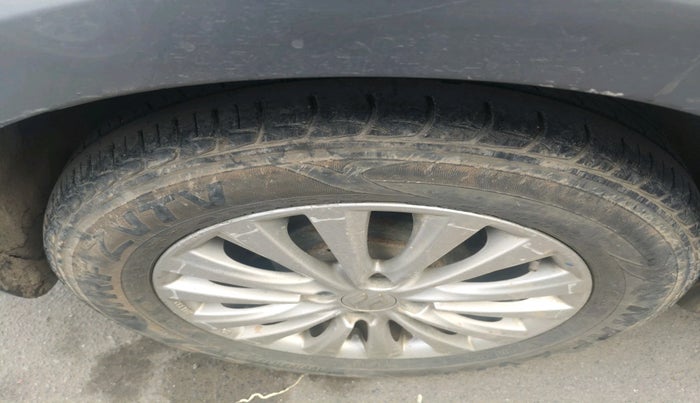 2015 Maruti Ciaz ZXI, Petrol, Manual, 1,07,211 km, tyre