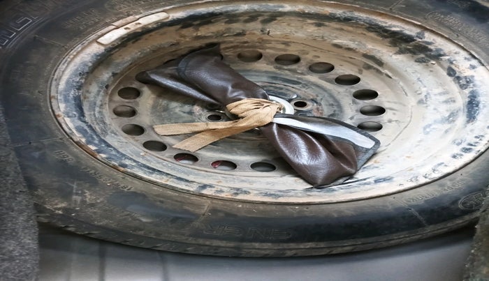 2013 Honda Brio S MT, Petrol, Manual, 60,581 km, tyre