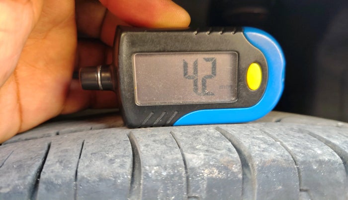 2015 Maruti Swift Dzire VXI, Petrol, Manual, 78,039 km, tyre