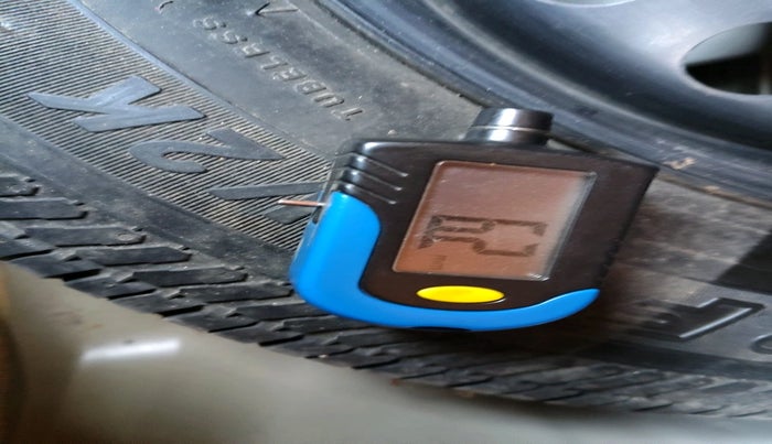 2015 Maruti Swift Dzire VXI, Petrol, Manual, 78,039 km, tyre