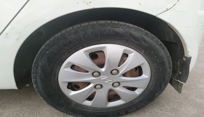 2011 Hyundai i10 MAGNA 1.1, Petrol, Manual, 1,20,689 km, tyre