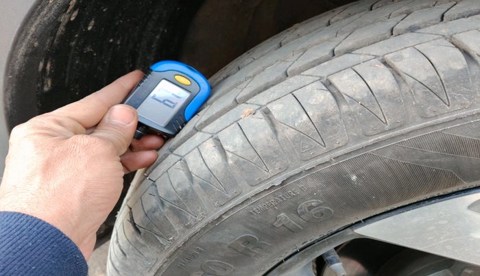 2023 KIA SONET HTX 1.5, Diesel, Manual, 1,13,869 km, tyre