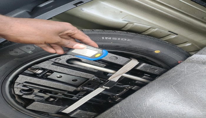 2021 Skoda Octavia STYLE 2.0, Petrol, Automatic, 19,041 km, tyre