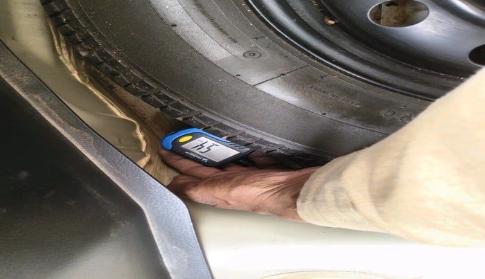 2016 Maruti Swift VDI, Diesel, Manual, 1,05,630 km, tyre