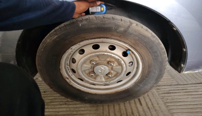 2011 Hyundai Eon ERA, Petrol, Manual, 66,359 km, tyre