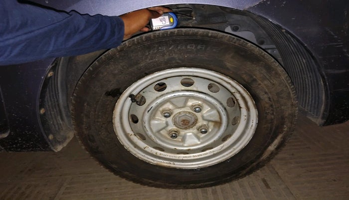 2011 Hyundai Eon ERA, Petrol, Manual, 66,359 km, tyre