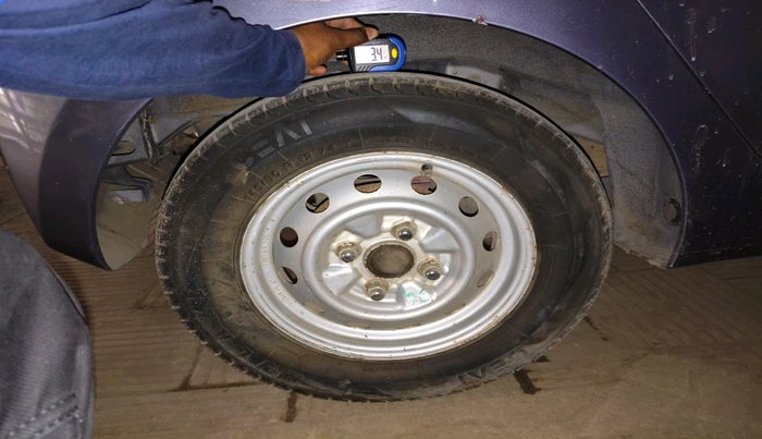 2011 Hyundai Eon ERA, Petrol, Manual, 66,359 km, tyre