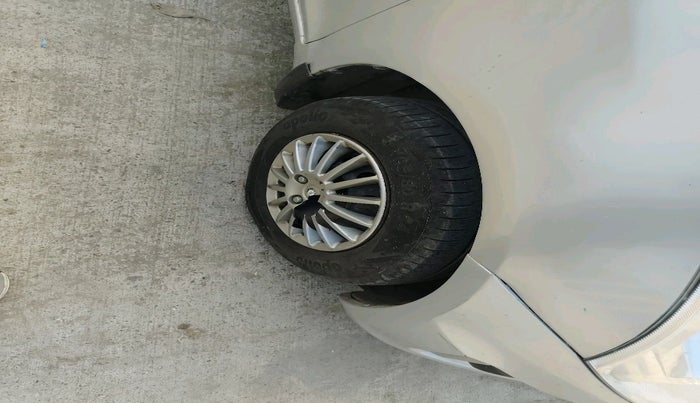 2015 Maruti Swift VXI, Petrol, Manual, 87,013 km, tyre