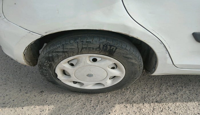 2013 Maruti Swift LXI, Petrol, Manual, 1,15,334 km, tyre