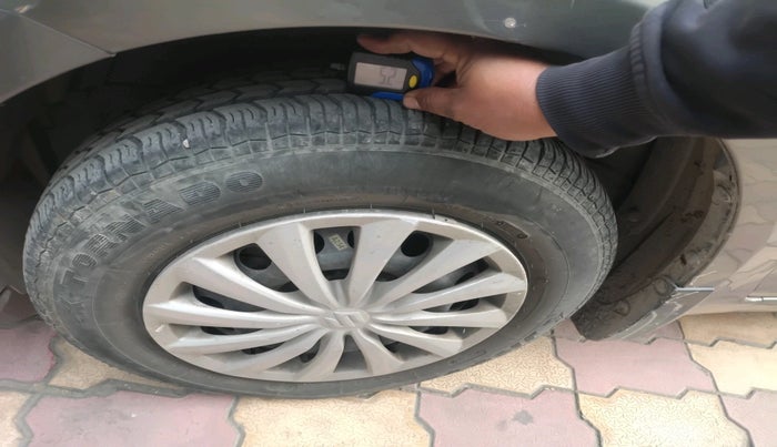 2015 Maruti Swift Dzire VXI, Petrol, Manual, 36,628 km, tyre