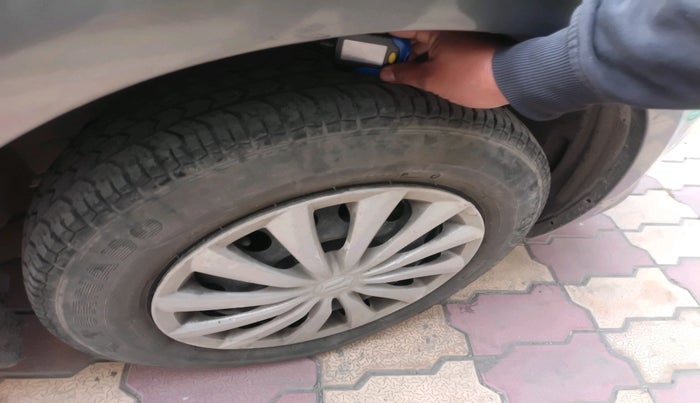 2015 Maruti Swift Dzire VXI, Petrol, Manual, 36,628 km, tyre