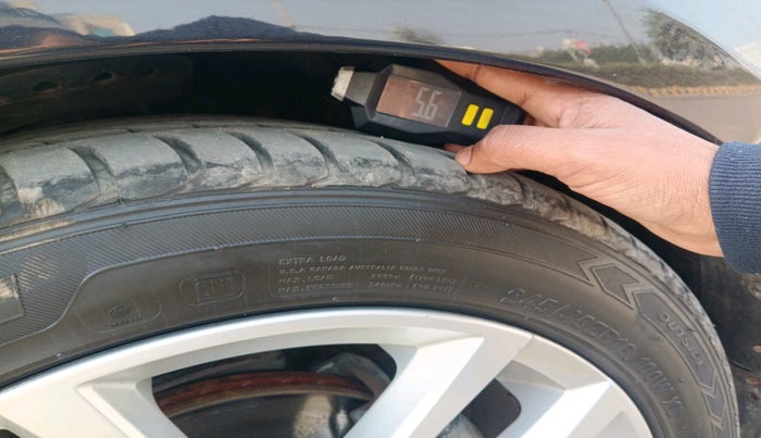 2017 Volvo S60 Momentum D4, Diesel, Automatic, 87,621 km, tyre