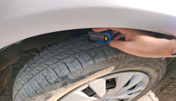 2017 Toyota Etios Liva GD, Diesel, Manual, 1,91,719 km, tyre