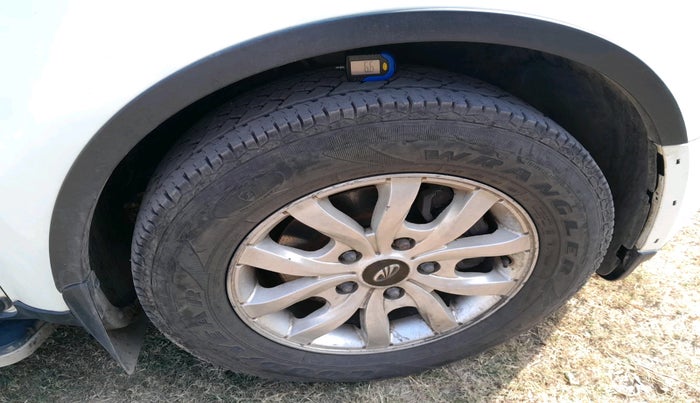 2016 Mahindra XUV500 W10, Diesel, Manual, 1,70,866 km, tyre