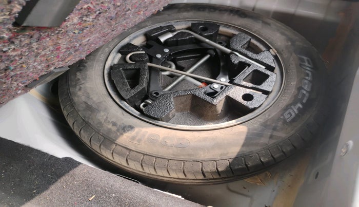 2022 Tata PUNCH ADVENTURE MT, Petrol, Manual, 29,424 km, tyre