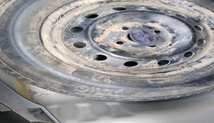 2019 Maruti Swift VXI, Petrol, Manual, 30,332 km, tyre