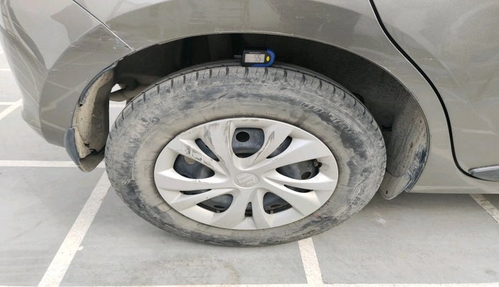 2019 Maruti Swift VXI, Petrol, Manual, 30,332 km, tyre