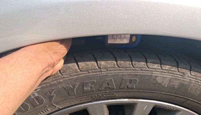 2015 Maruti Ciaz ZDI+ SHVS, Diesel, Manual, 1,49,923 km, tyre