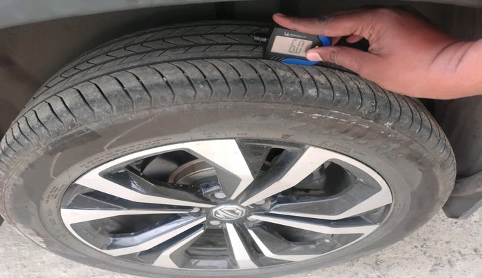 2023 MG HECTOR PLUS SHARP PRO 1.5 PETROL TURBO CVT 7 STR, Petrol, Automatic, 23,202 km, tyre