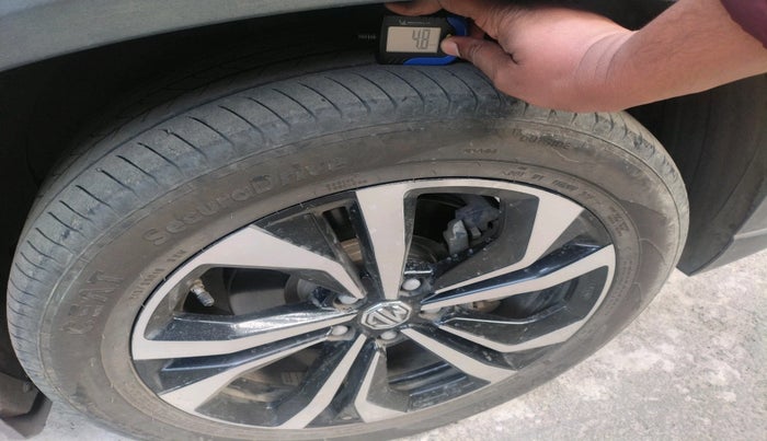 2023 MG HECTOR PLUS SHARP PRO 1.5 PETROL TURBO CVT 7 STR, Petrol, Automatic, 23,202 km, tyre