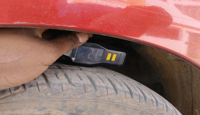 2013 Hyundai i10 MAGNA 1.2, Petrol, Manual, 1,08,772 km, tyre