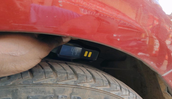 2013 Hyundai i10 MAGNA 1.2, Petrol, Manual, 1,08,772 km, tyre