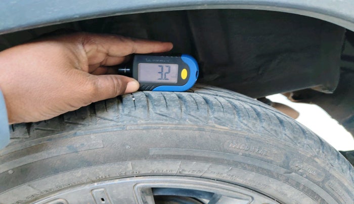 2020 Renault Kwid CLIMBER 1.0 (O), Petrol, Manual, 28,859 km, tyre