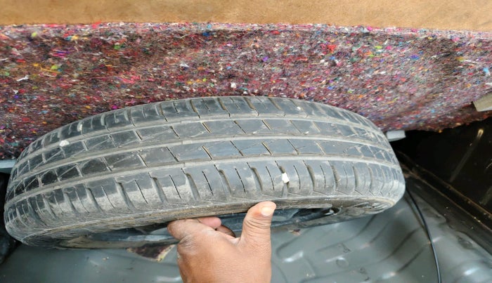 2020 Renault Kwid CLIMBER 1.0 (O), Petrol, Manual, 28,859 km, tyre