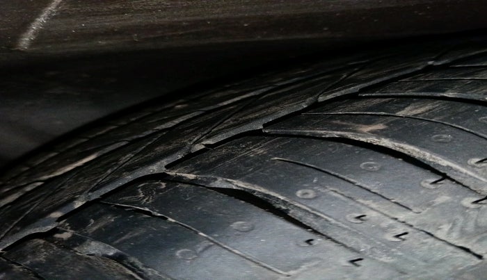 2015 Tata Bolt XMS REVOTRON, Petrol, Manual, 66,481 km, tyre