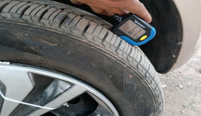 2015 Tata Bolt XMS REVOTRON, Petrol, Manual, 66,481 km, tyre